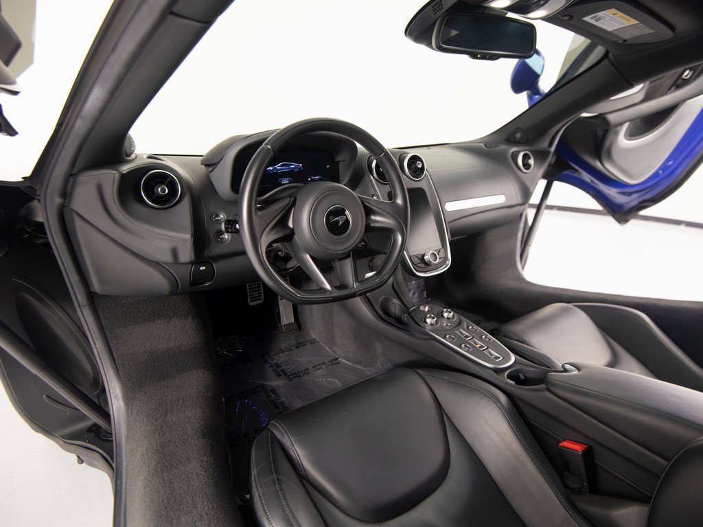 Used 2020 McLaren GT image 10