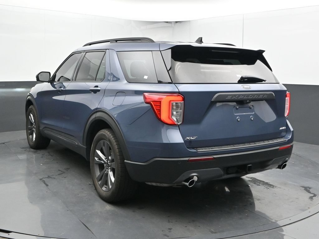 Used 2021 Ford Explorer XLT w/ Equipment Group 202A AWD/4WD image 11