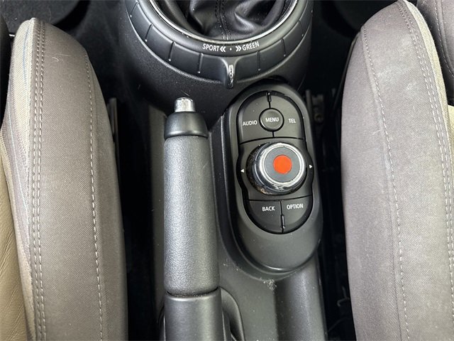 Used 2015 MINI Cooper 2-Door Hardtop image 25