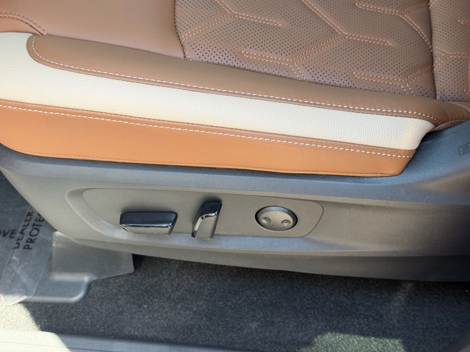 New 2026 Nissan Pathfinder Platinum AWD/4WD image 16