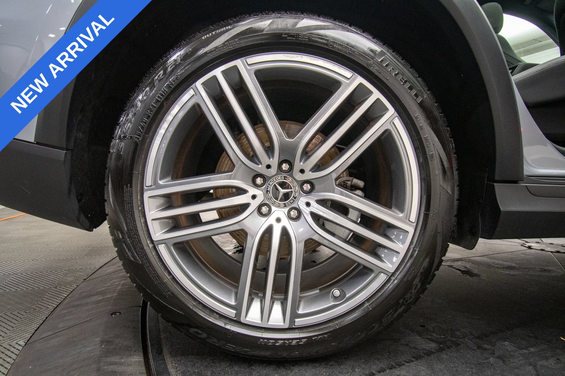Used 2025 Mercedes-Benz GLS 450 4MATIC image 34