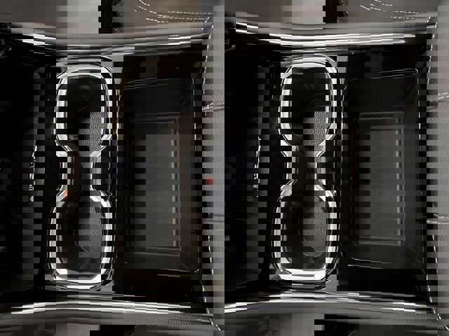 Used 2025 Chevrolet Traverse LT image 35