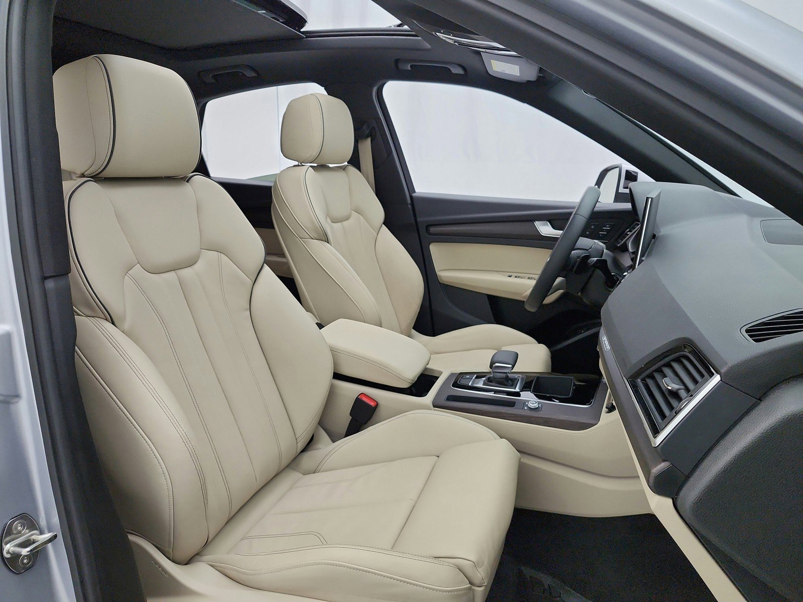 Used 2023 Audi Q5 2.0T Premium w/ Convenience Package AWD/4WD image 20