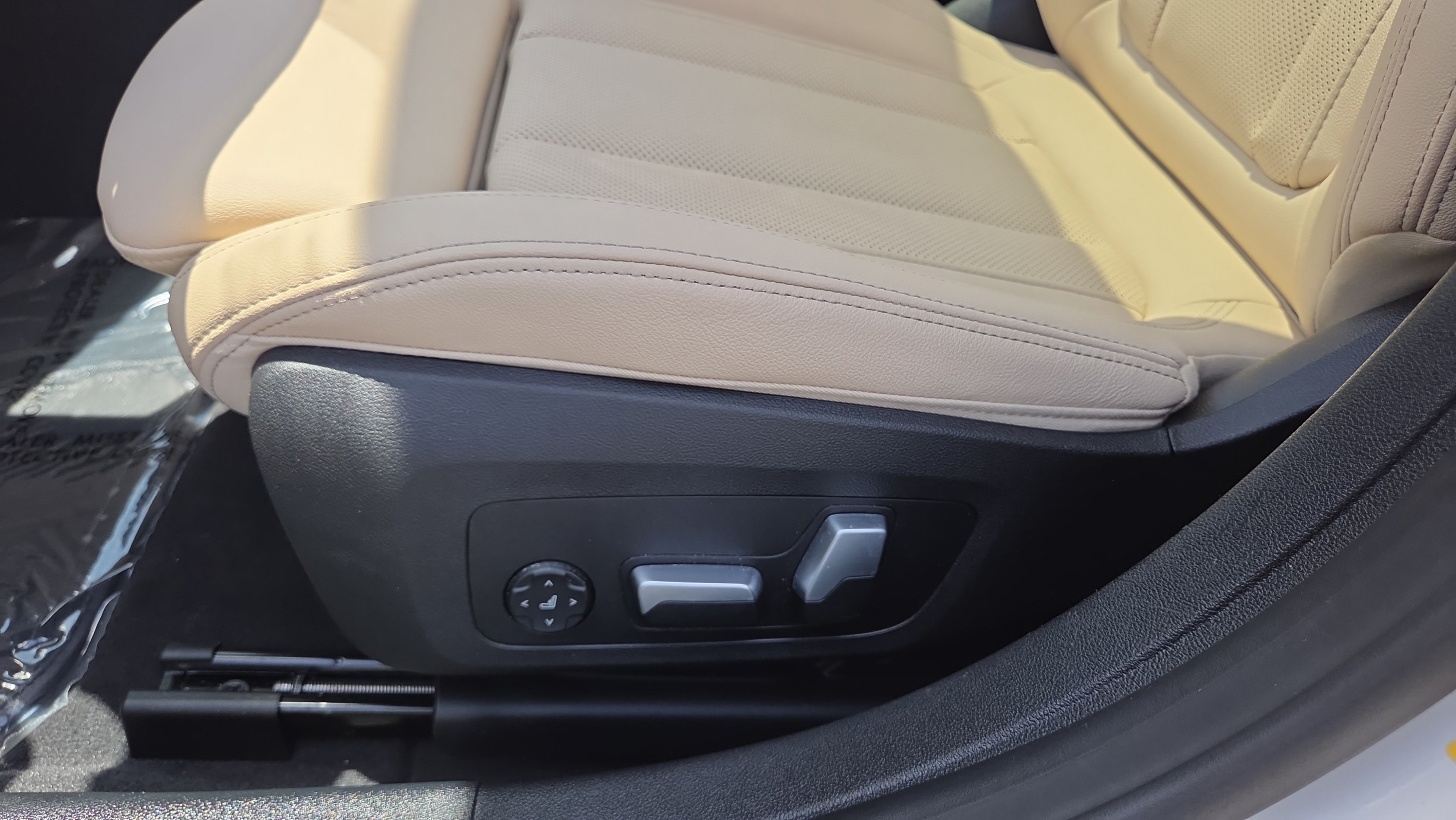 Used 2024 BMW i4 eDrive35 w/ Premium Package RWD image 10