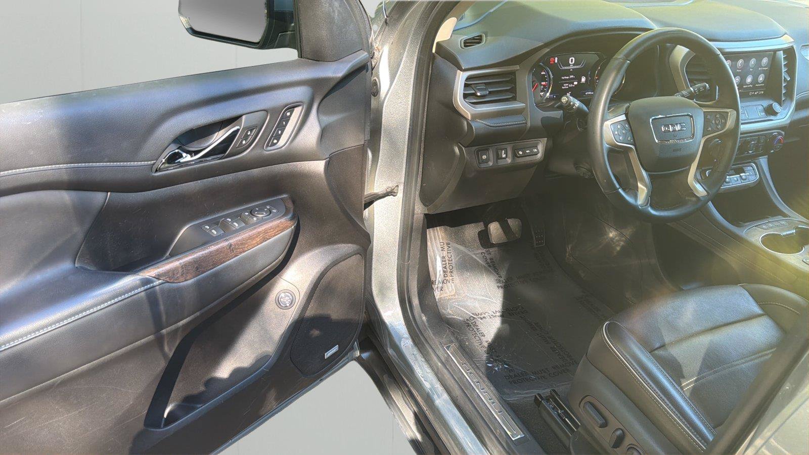 Used 2023 GMC Acadia Denali w/ Trailering Package AWD/4WD image 23