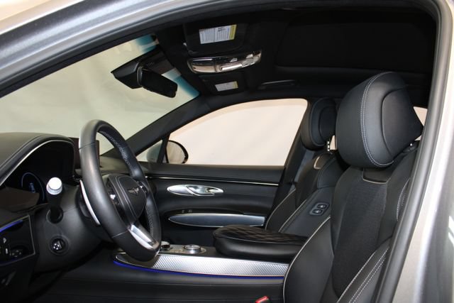 Used 2024 Genesis GV70 2.5T w/ Sport Prestige Package AWD/4WD image 9