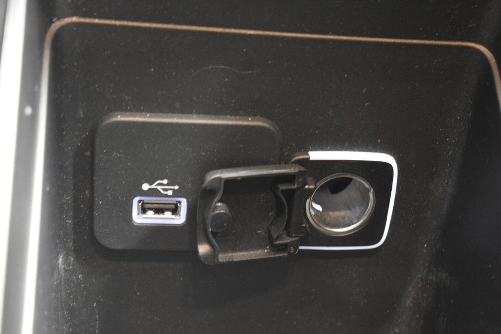 Used 2015 Chrysler 200 S w/ Navigation & Sound Group I image 44