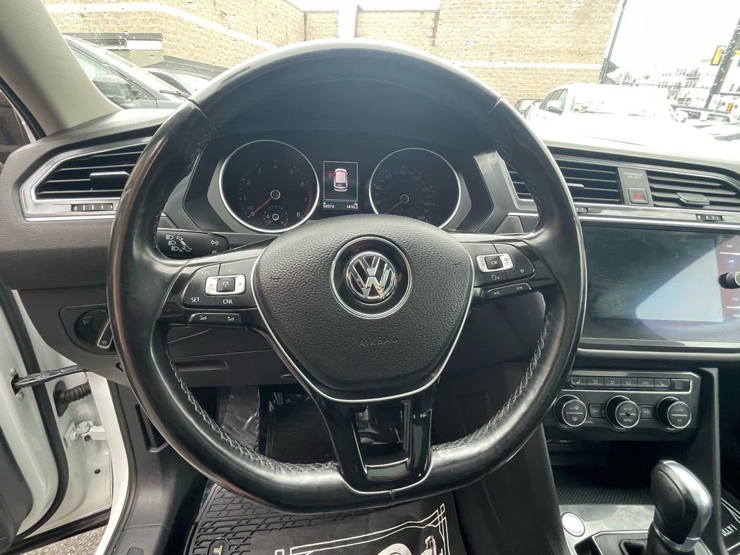 Used 2018 Volkswagen Tiguan SEL image 13