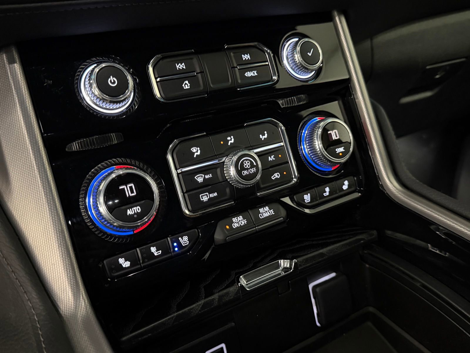 Used 2023 GMC Yukon Denali image 34