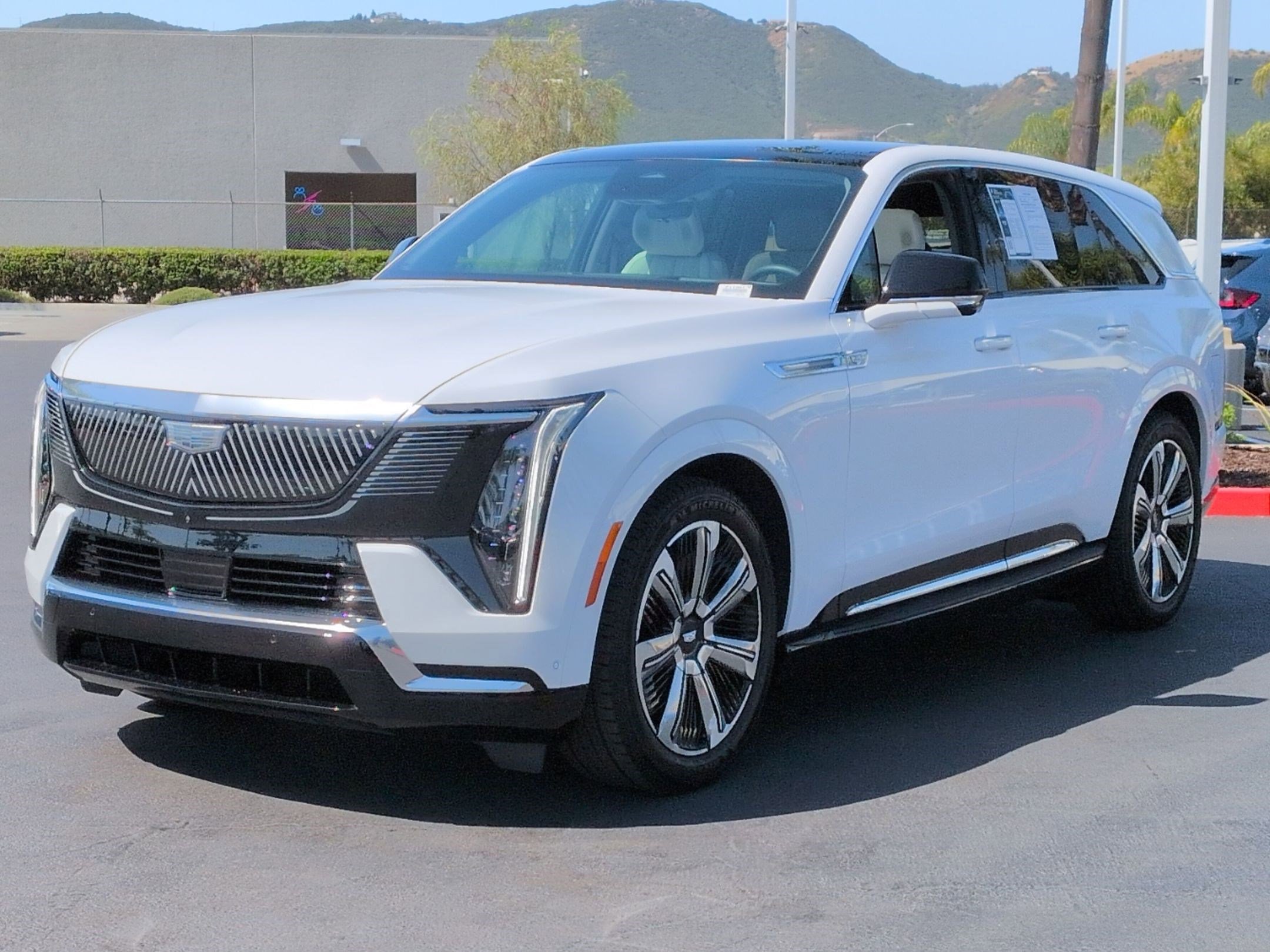 Used 2025 Cadillac Escalade IQ Luxury 1 AWD/4WD image 5