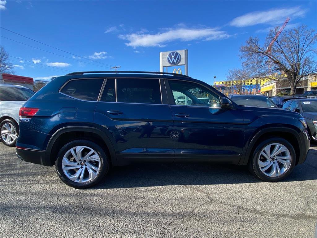 Used 2021 Volkswagen Atlas SE w/ Towing Package image 2