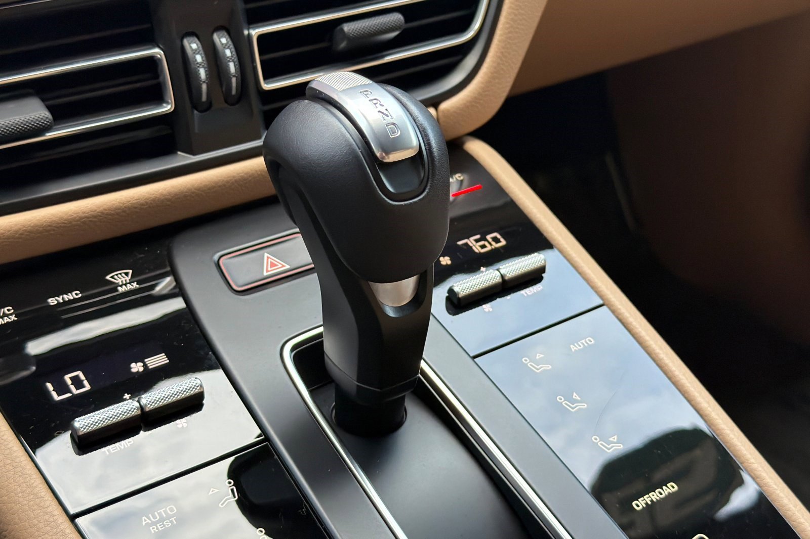 Used 2025 Porsche Macan image 27