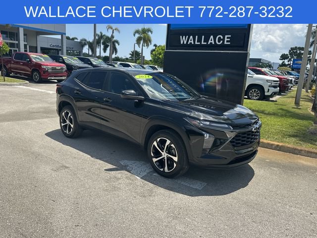 Used 2024 Chevrolet Trax RS w/ Driver Confidence Package FWD image 5