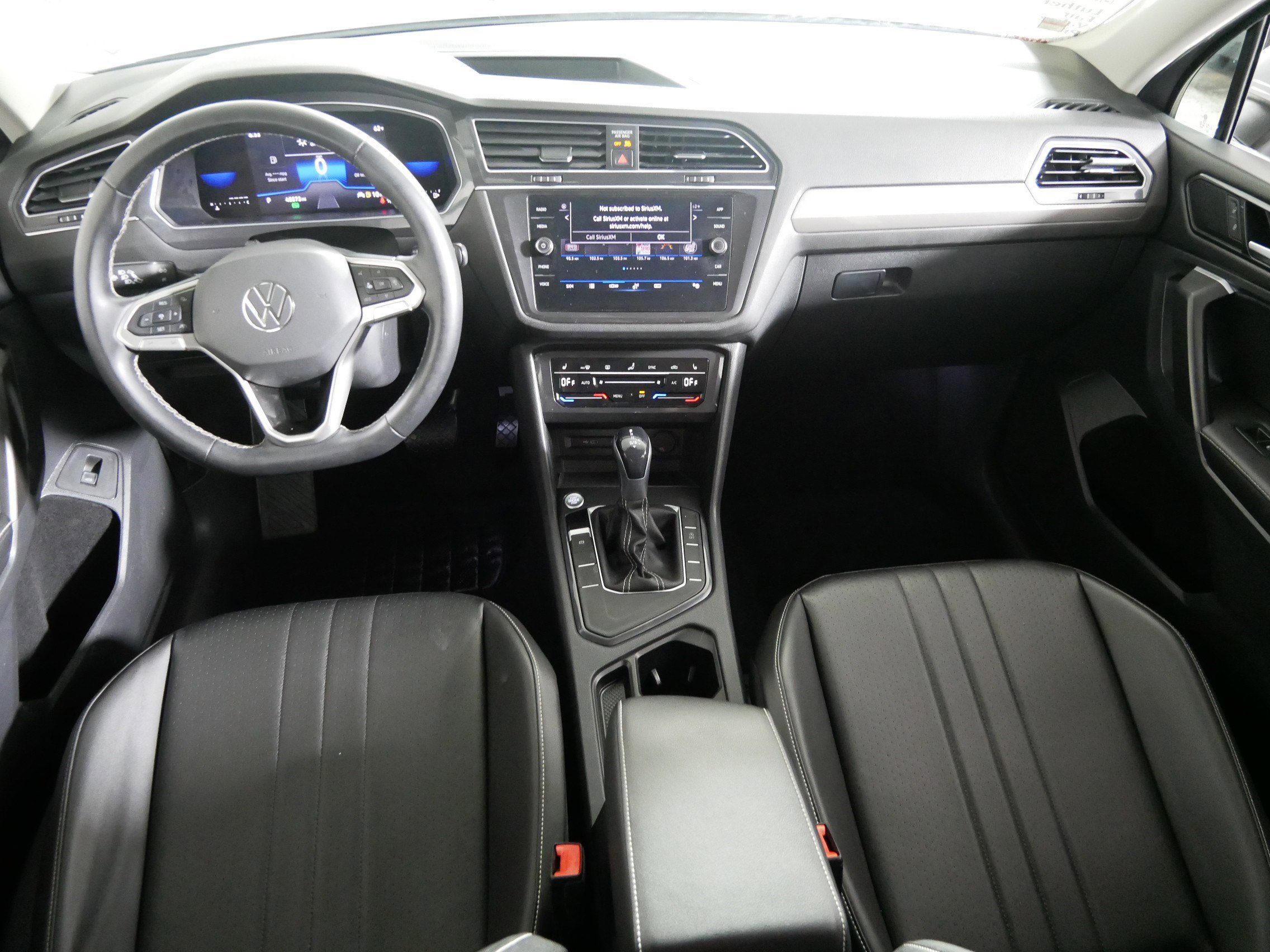 Used 2022 Volkswagen Tiguan SE FWD image 10