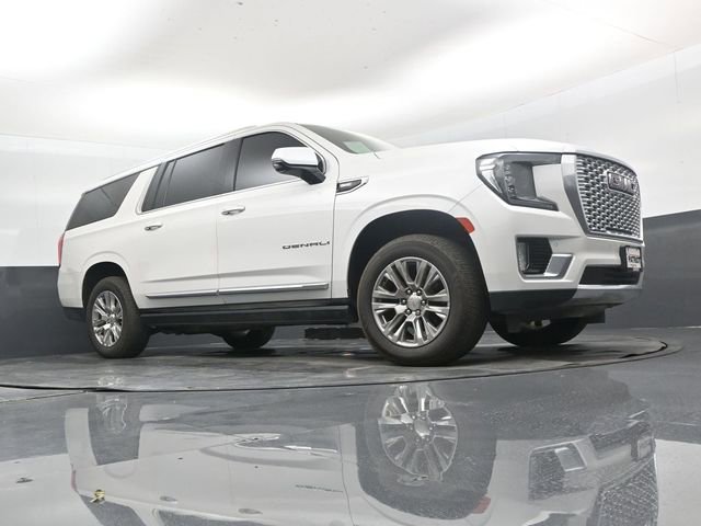 Used 2022 GMC Yukon XL Denali AWD/4WD image 39
