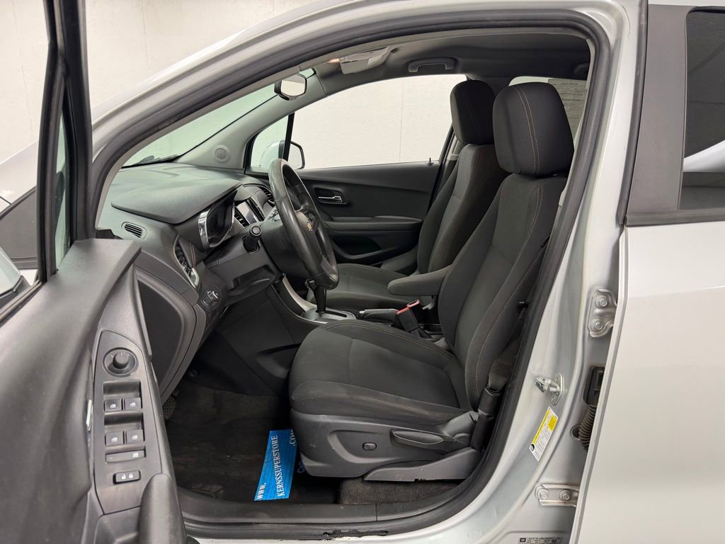 Used 2020 Chevrolet Trax LS w/ Tint and Cruise Package FWD image 18