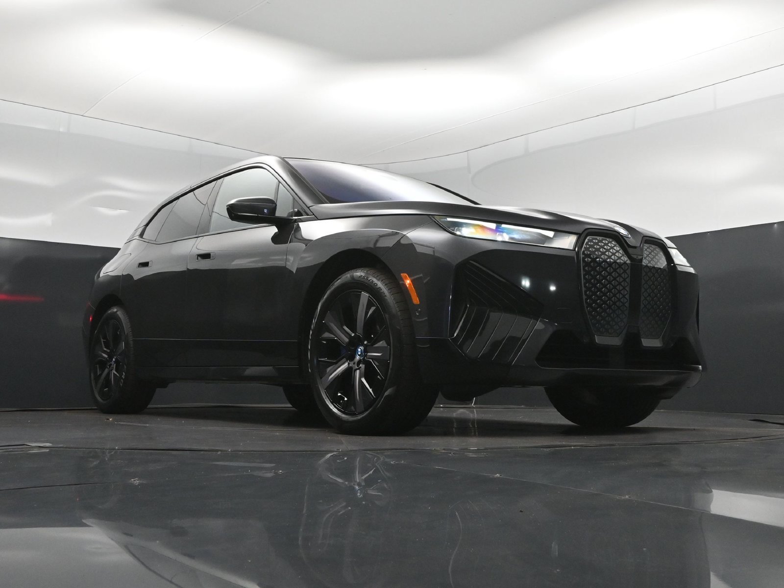 Certified 2024 BMW iX xDrive50 w/ Premium Package AWD/4WD image 44