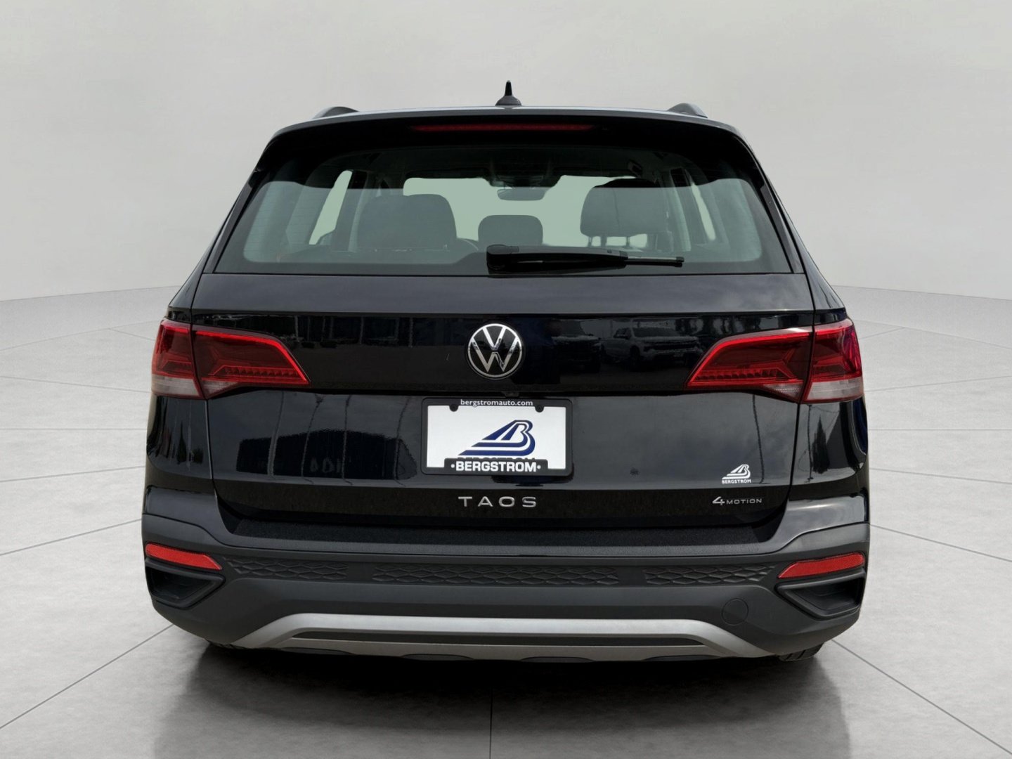 Used 2023 Volkswagen Taos S w/ Driver Assistance Package AWD/4WD image 9