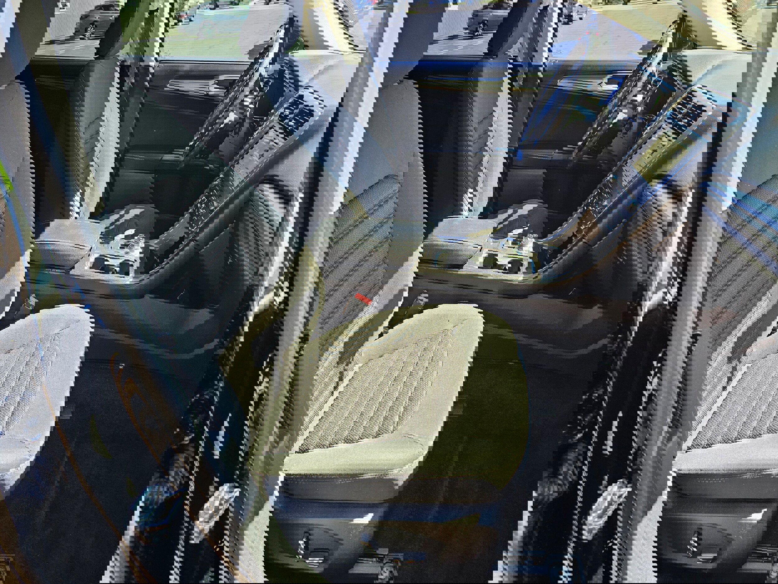 Used 2017 Ford Fusion SE w/ Fusion SE Technology Package FWD image 16