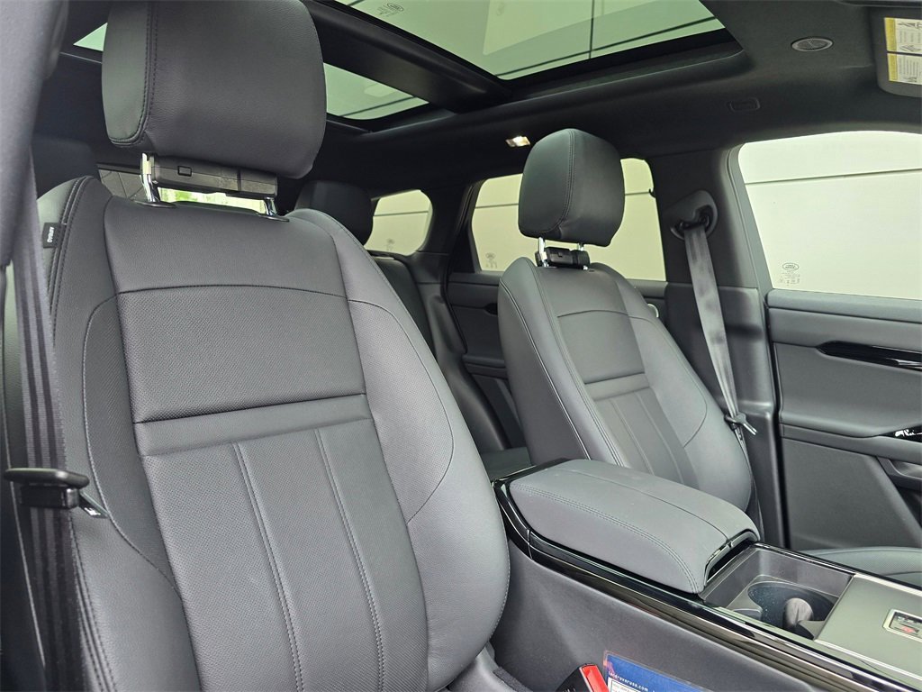 Used 2024 Land Rover Range Rover Evoque Dynamic SE image 31