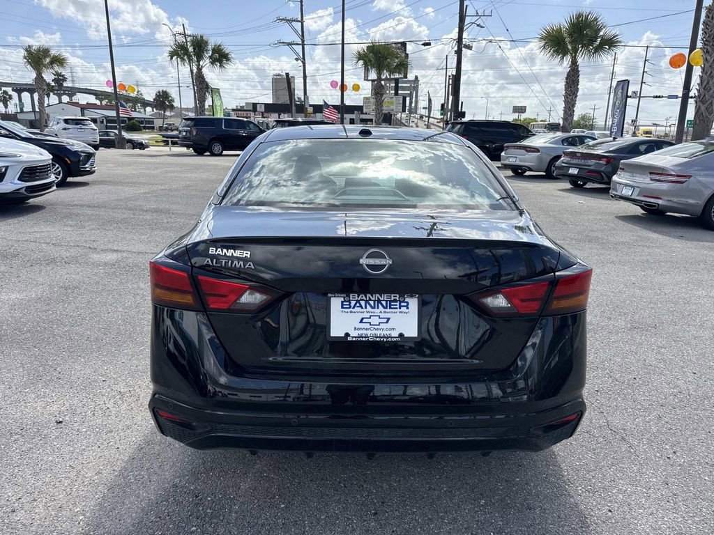 Used 2025 Nissan Altima 2.5 SV FWD image 6