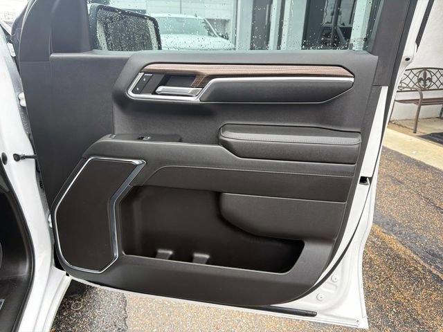 Used 2024 Chevrolet Silverado 1500 LT RWD image 17