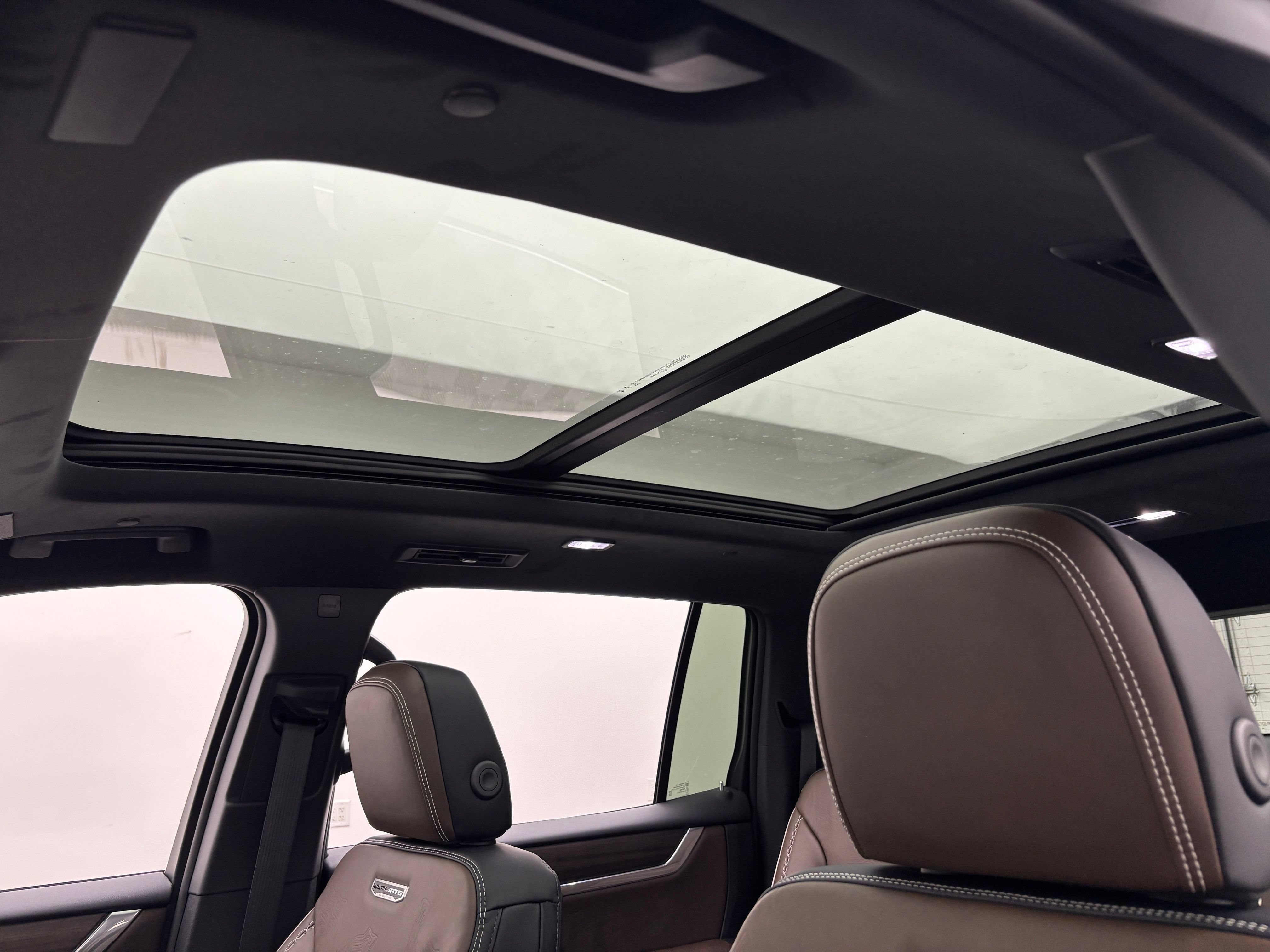 New 2026 GMC Acadia Denali Ultimate w/ LPO, Floor Liner Package AWD/4WD image 5