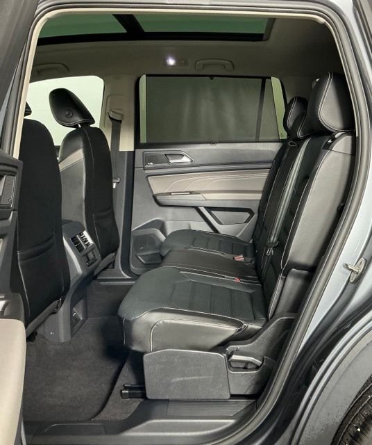 Used 2022 Volkswagen Atlas SEL Premium AWD/4WD image 16
