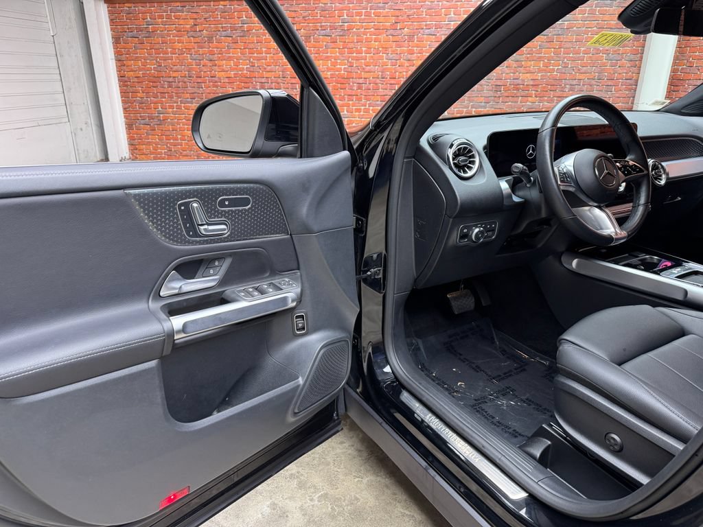 Certified 2024 Mercedes-Benz GLB 250 4MATIC image 8