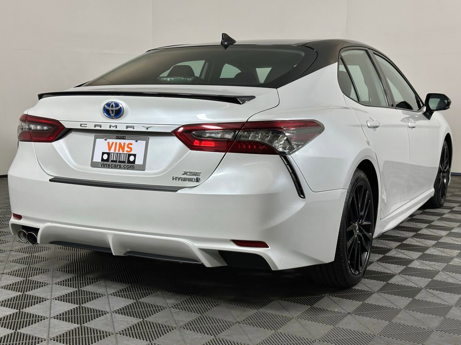 Used 2022 Toyota Camry XSE image 4