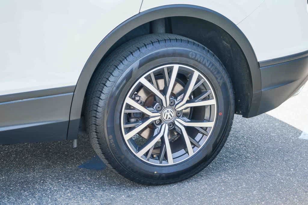 Used 2019 Volkswagen Tiguan SE w/ Panoramic Sunroof Package FWD image 10