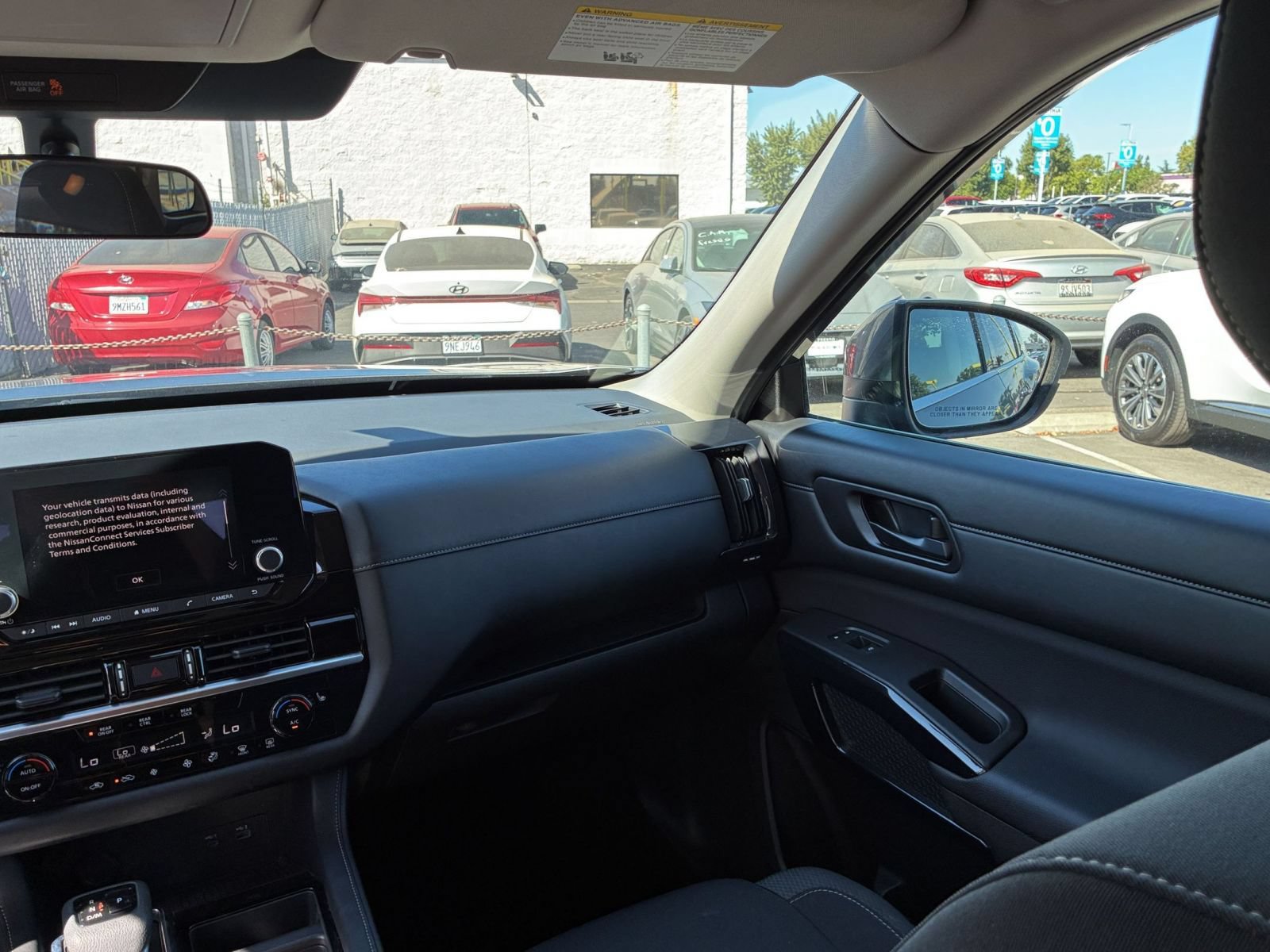 Used 2025 Nissan Pathfinder SV FWD image 13