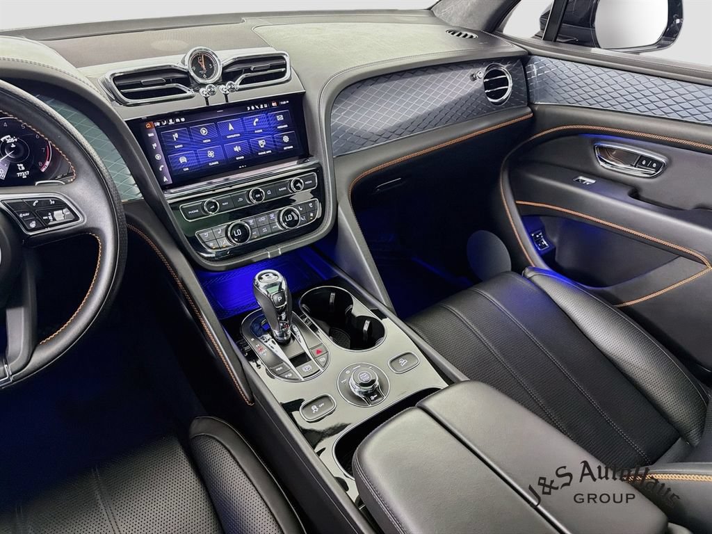 Used 2022 Bentley Bentayga AWD/4WD image 29