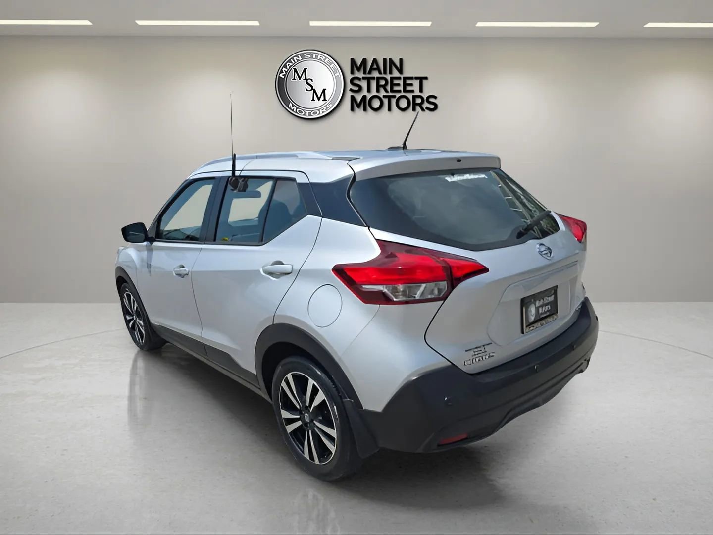 Used 2020 Nissan Kicks SV image 3