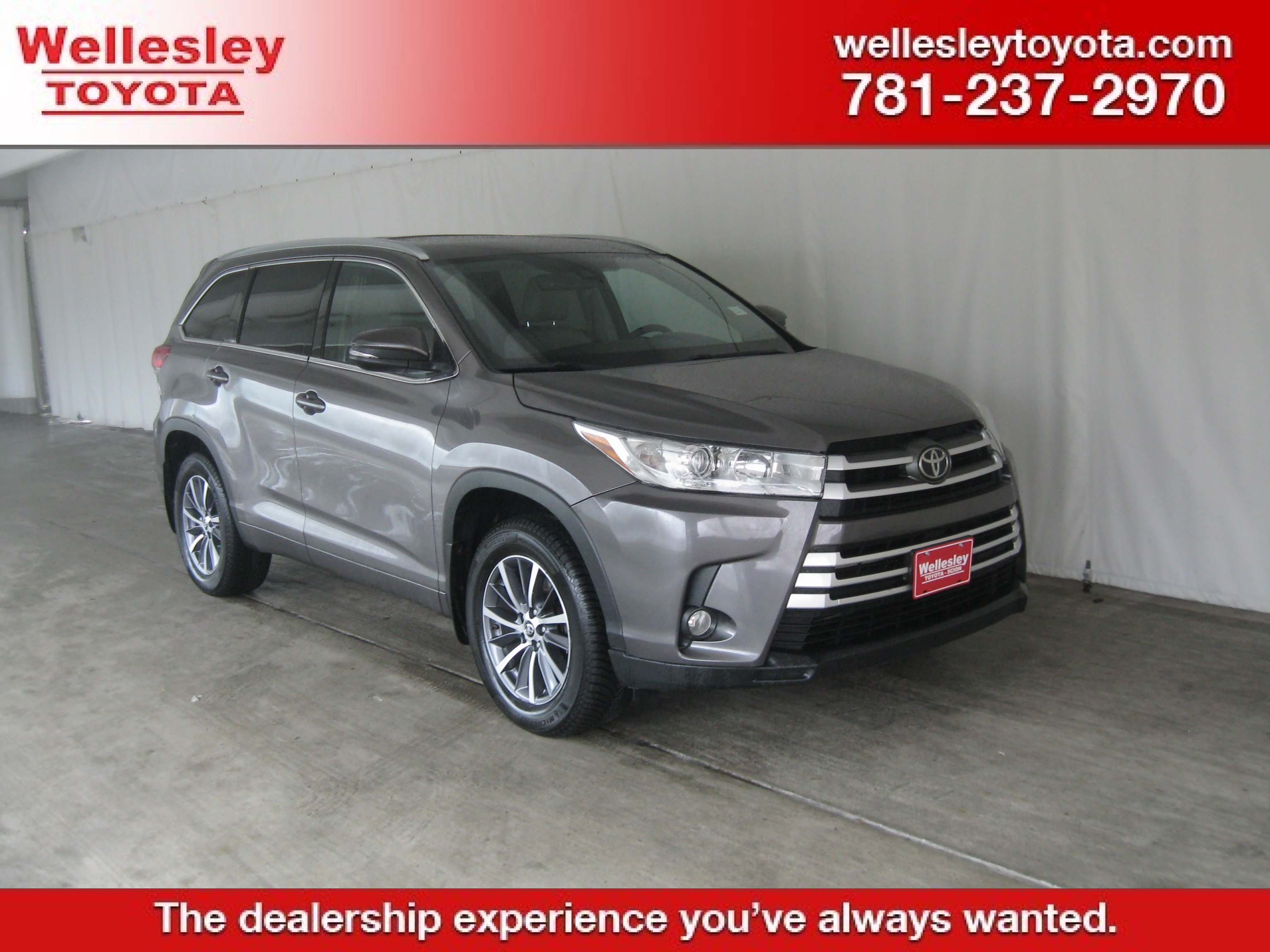 Used 2017 Toyota Highlander XLE image 1