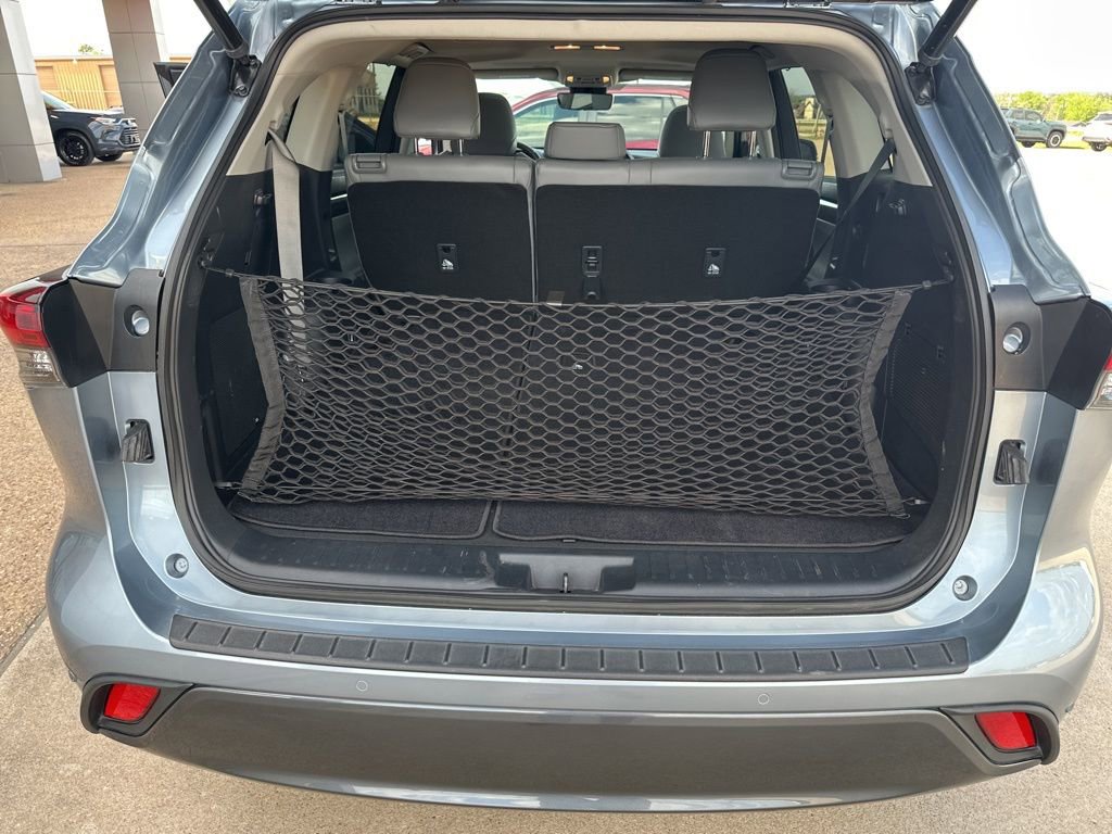 Used 2023 Toyota Highlander Limited image 18