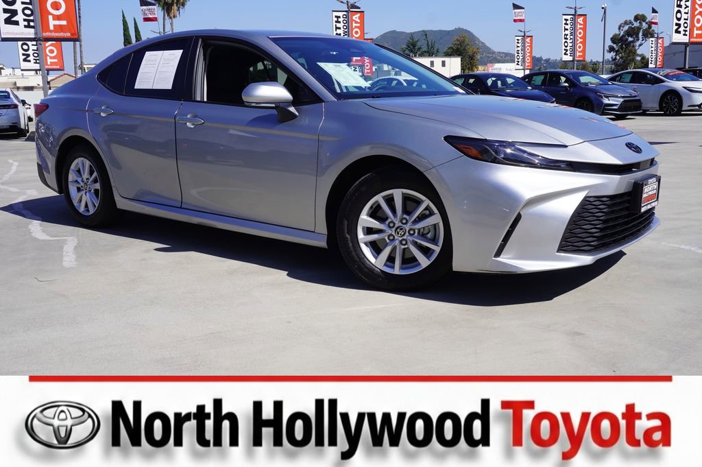 Used 2025 Toyota Camry LE image 1