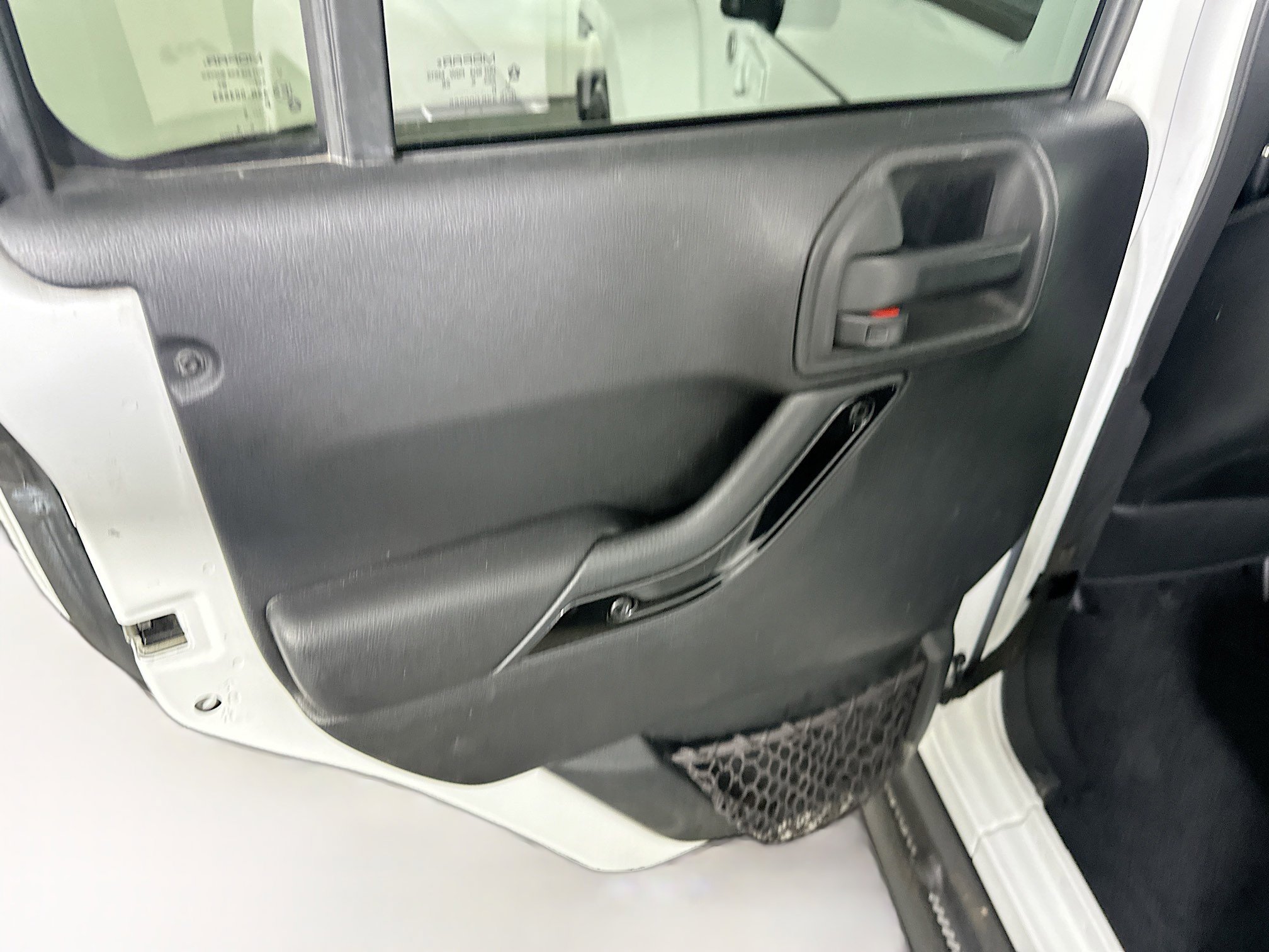 Used 2015 Jeep Wrangler Altitude image 23