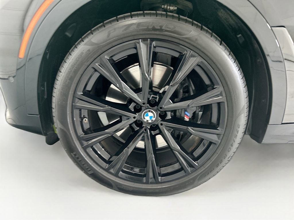Used 2021 BMW X7 M50i w/ Dynamic Handling Package AWD/4WD image 29