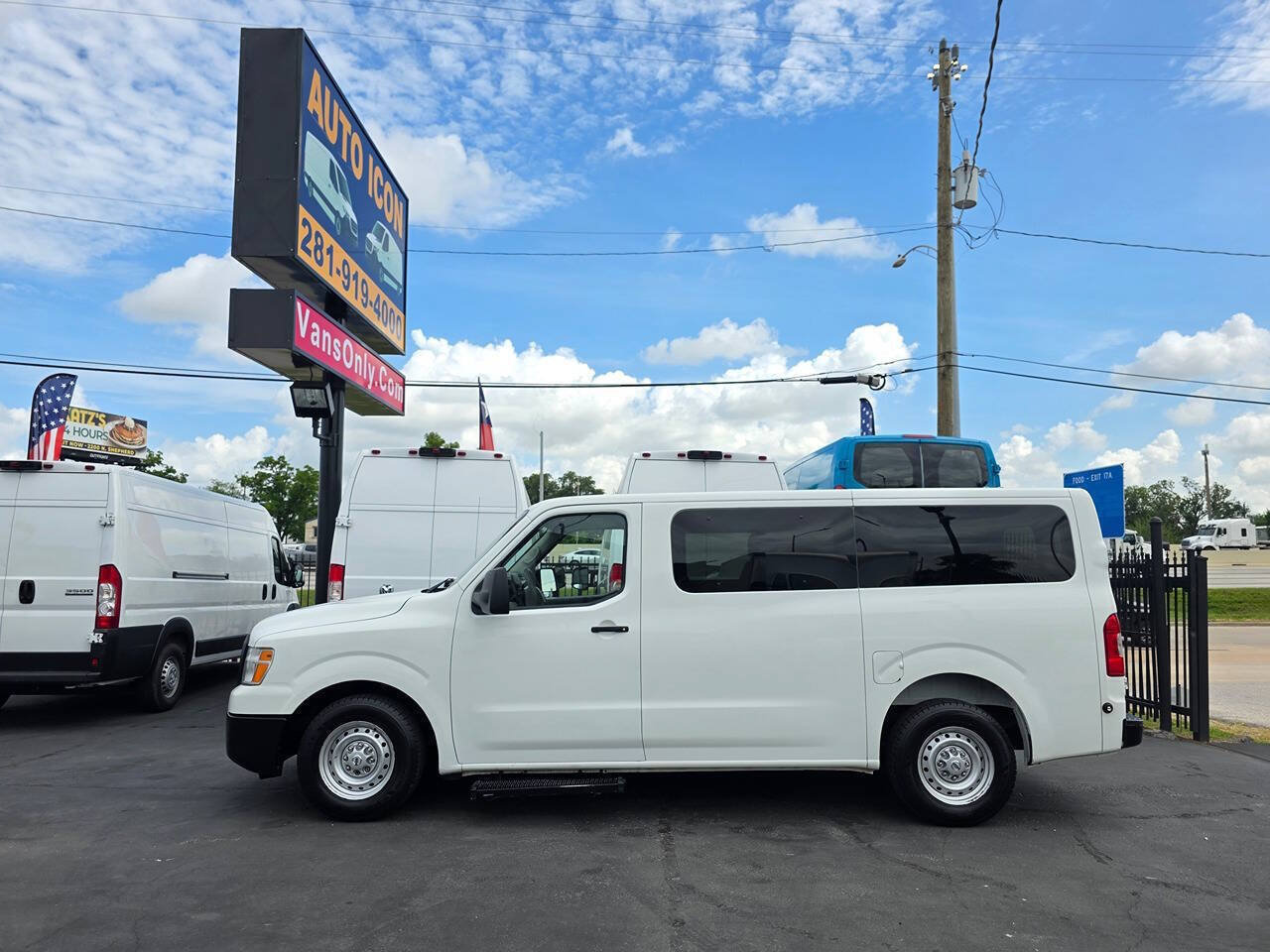 Used 2018 Nissan NV 3500 S RWD image 4