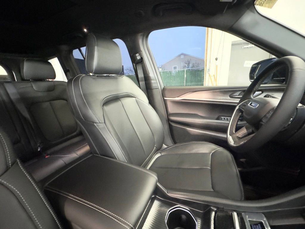 New 2026 Jeep Grand Cherokee Limited w/ Limited Altitude Package image 20