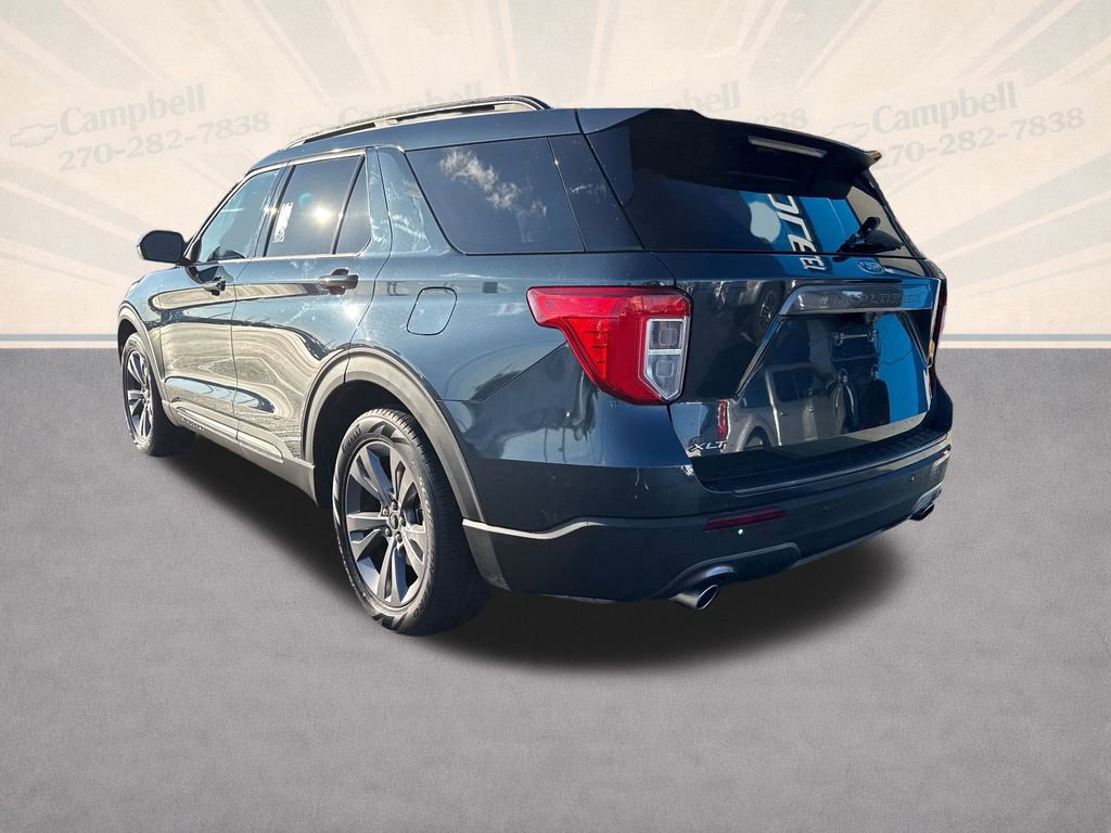 Used 2022 Ford Explorer XLT w/ Equipment Group 202A image 3
