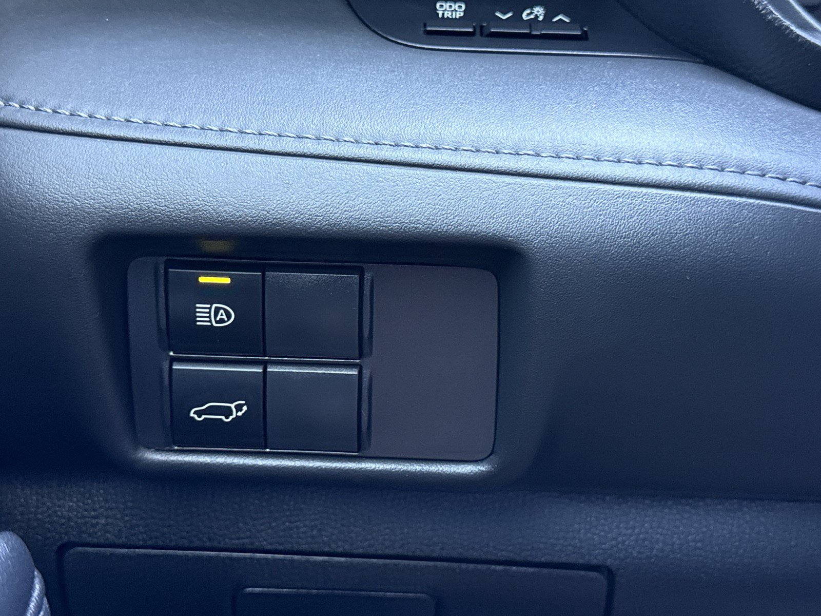 Used 2020 Toyota Highlander XLE FWD image 21