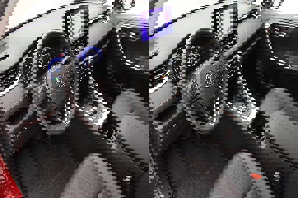 Used 2023 Toyota RAV4 Limited image 13