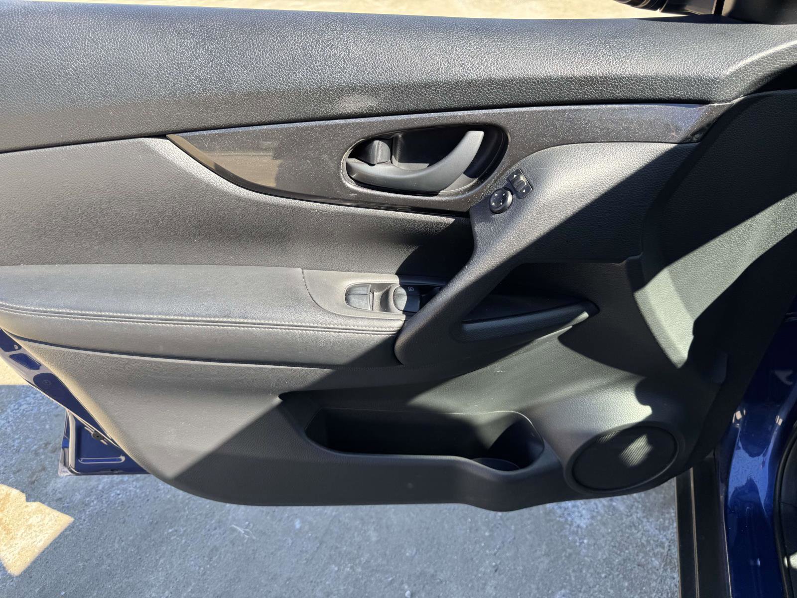 Used 2019 Nissan Rogue S image 13