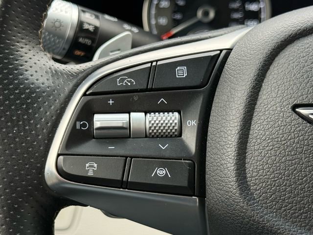 Used 2025 Genesis G70 2.5T image 24