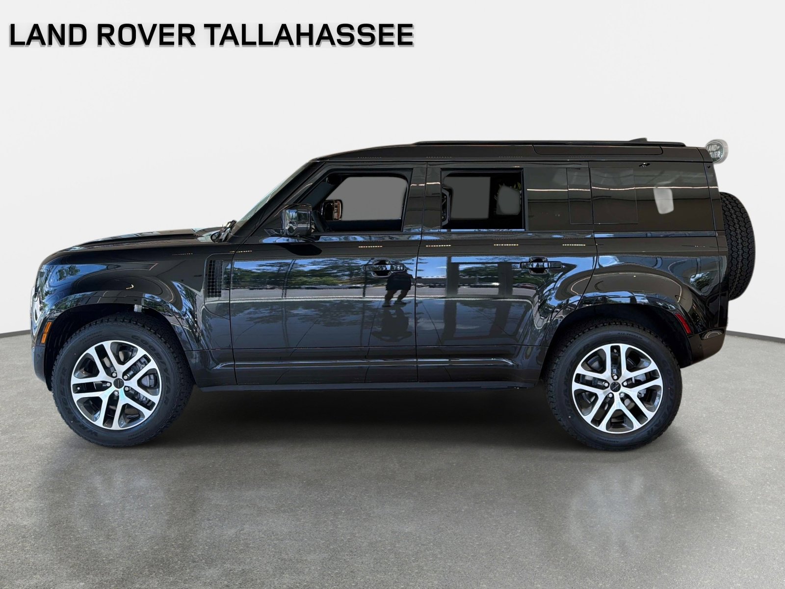 New 2026 Land Rover Defender 110 X-Dynamic SE image 8