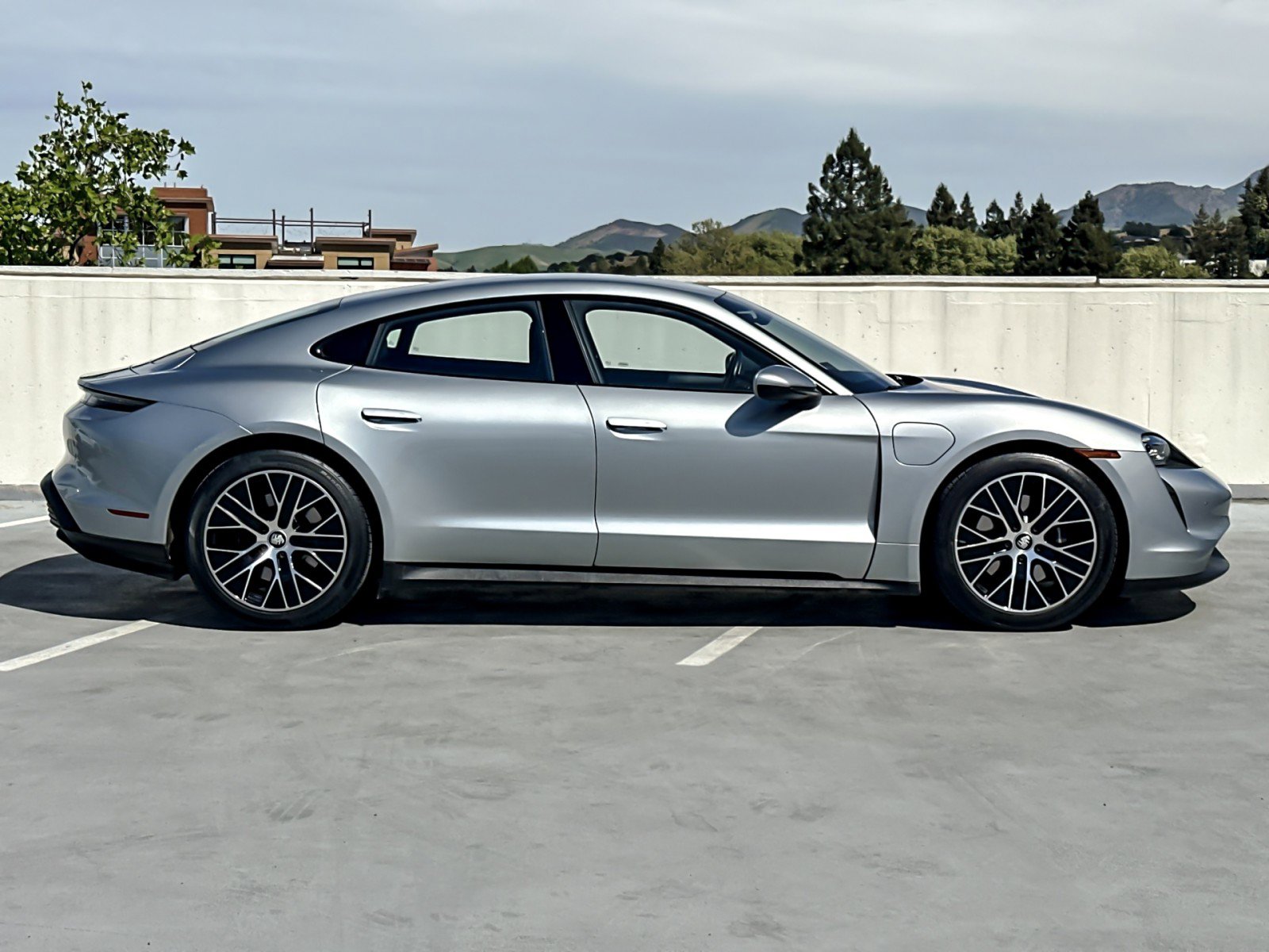 Certified 2021 Porsche Taycan image 9