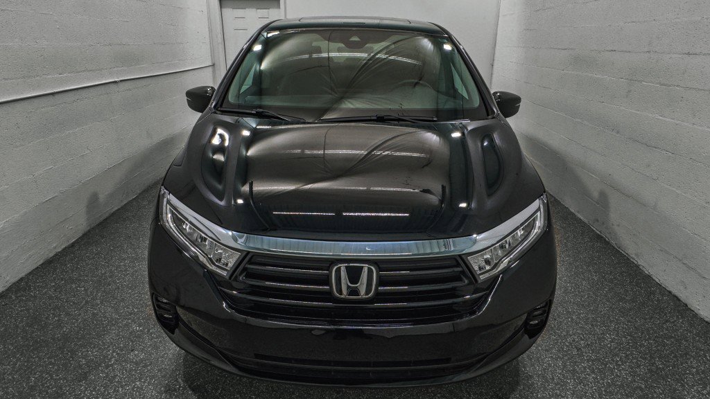 Used 2024 Honda Odyssey Touring image 3