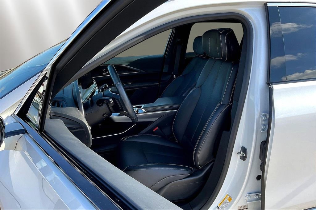 Used 2024 Cadillac Lyriq Luxury image 21